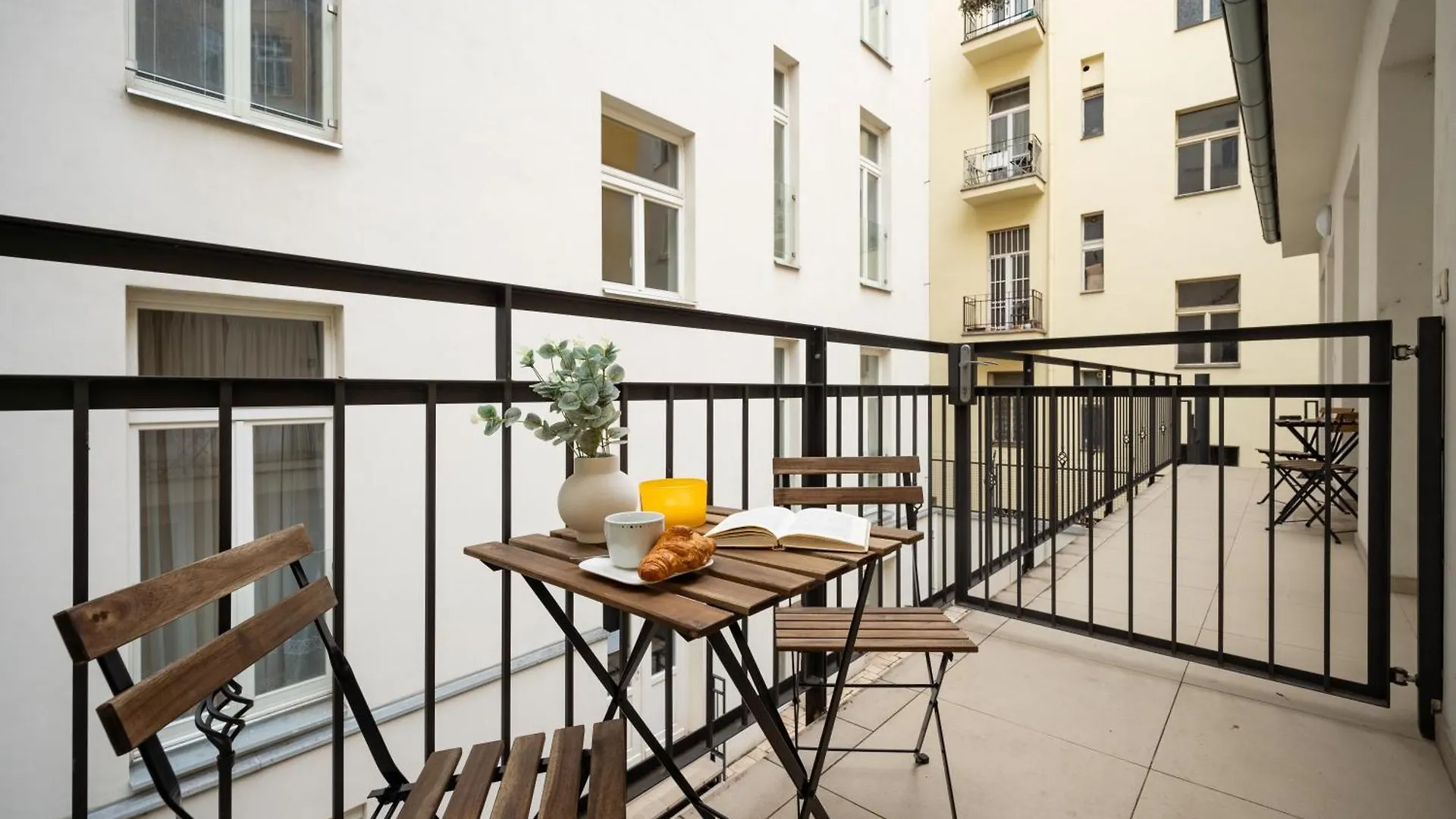 Prague Days - Studio With Balcony And Netflix In Central Location 0*,
