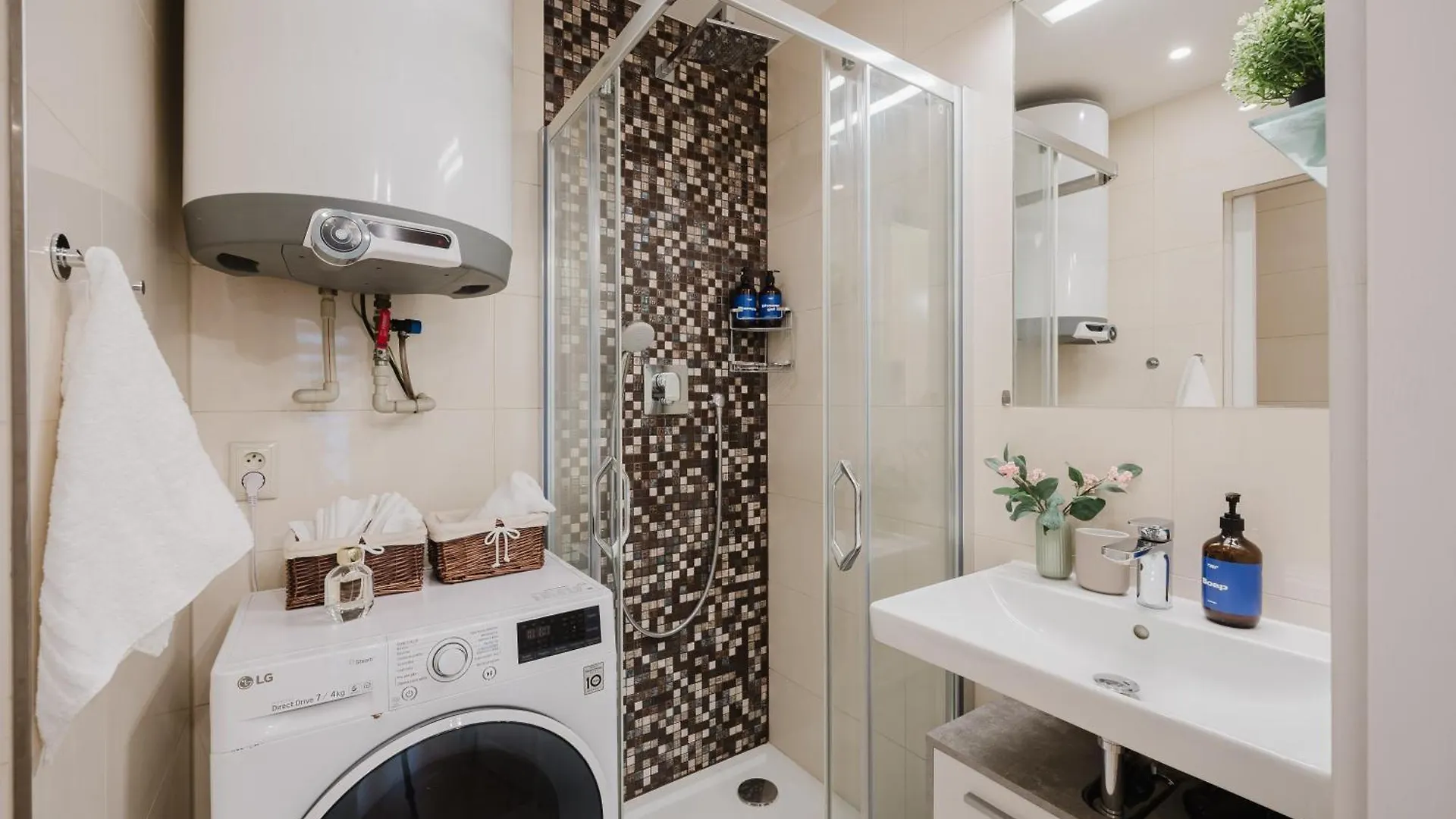 Διαμέρισμα Prague Days - Studio With Balcony And Netflix In Central Location